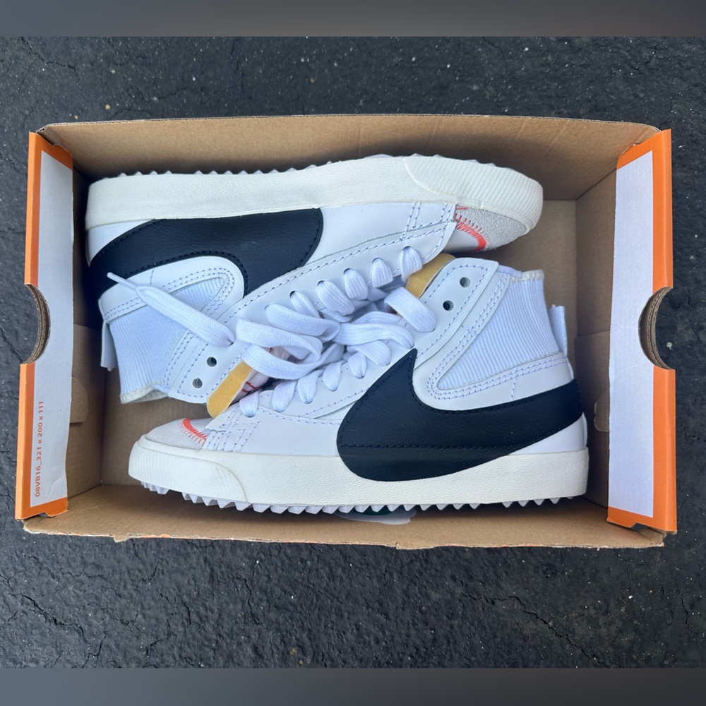 NIKE BLAZER MID 77 JUMBO WHITE BLACK MENS size 7.5 women’s 9 new dd3111 100